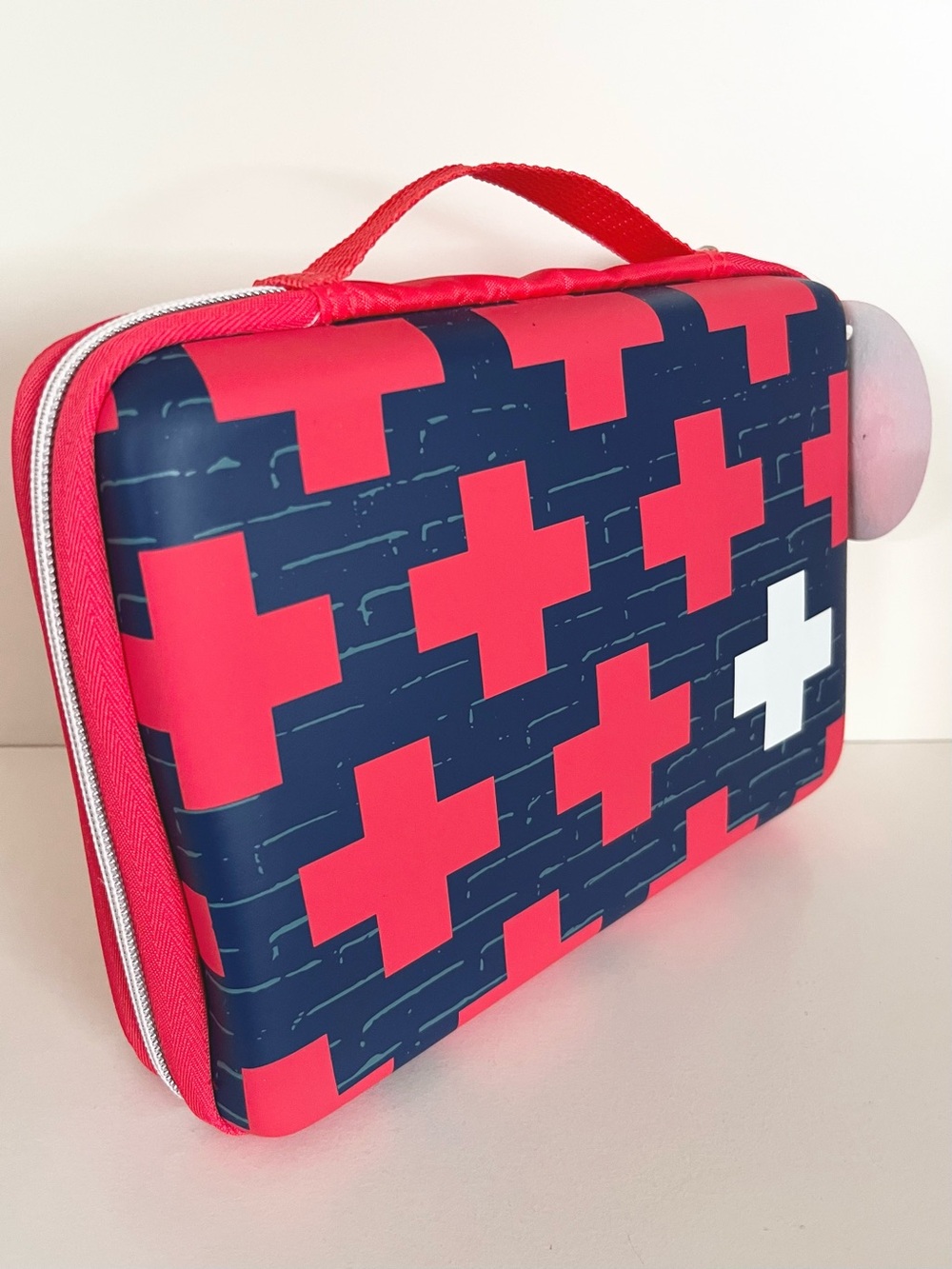 First aid train case - Picture 11 of 16